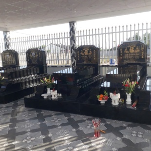 Nhà mồ đá hoa cương tại Gò Công